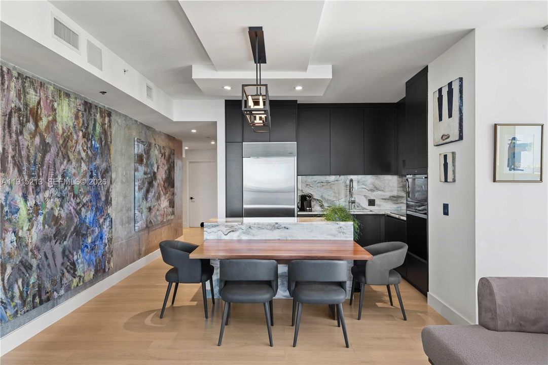 For Sale: $1,650,000 (2 beds, 2 baths, 1588 Square Feet)