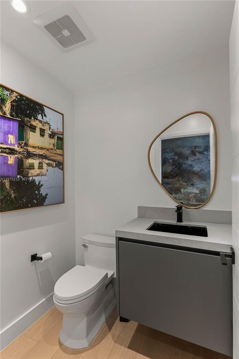 For Sale: $1,650,000 (2 beds, 2 baths, 1588 Square Feet)