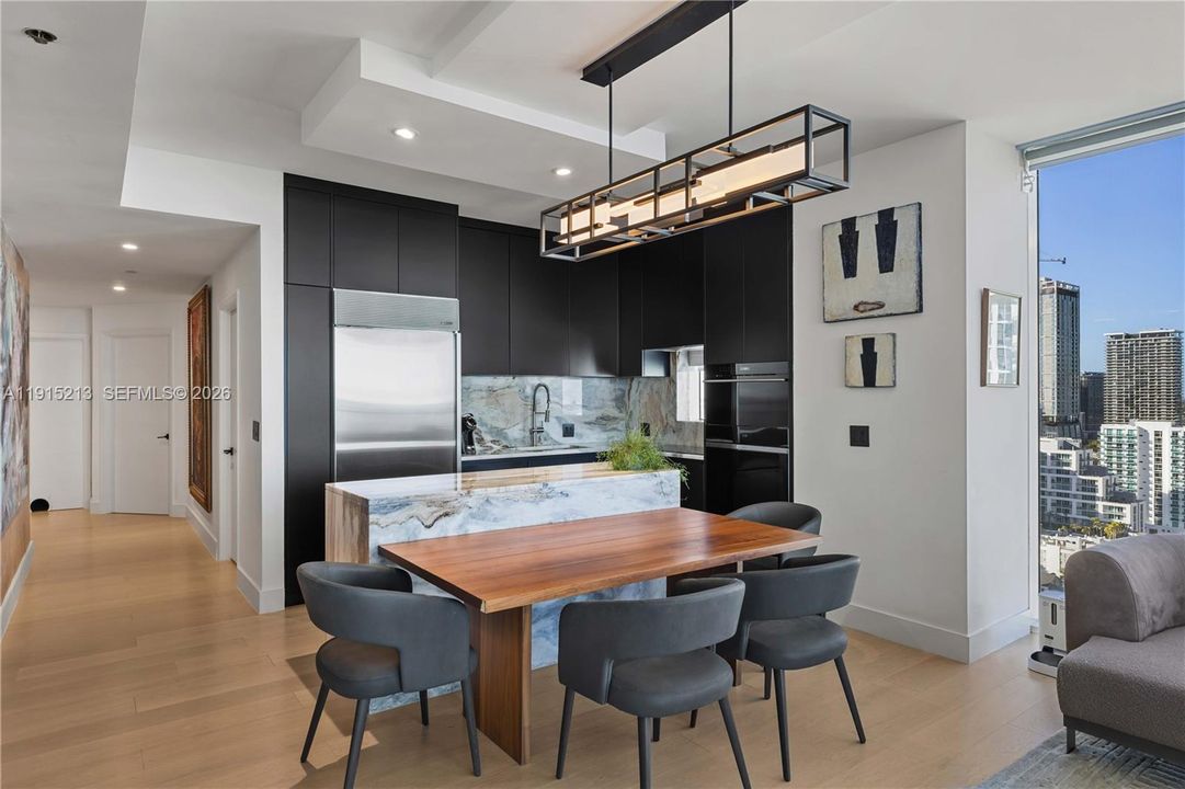 For Sale: $1,650,000 (2 beds, 2 baths, 1588 Square Feet)