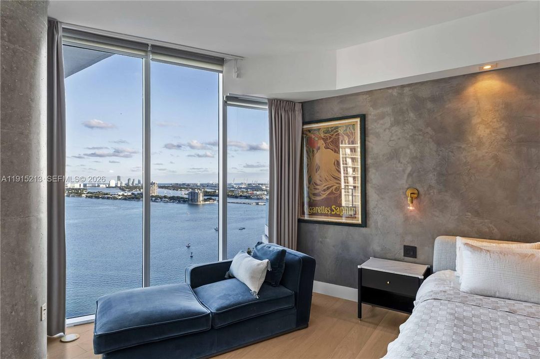 For Sale: $1,650,000 (2 beds, 2 baths, 1588 Square Feet)