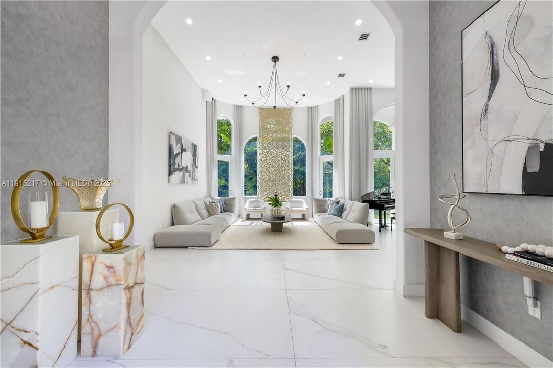 En Renta: $35,000 (7 camas, 7 baños, 6318 Pies cuadrados)