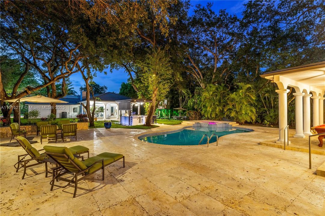 En Renta: $35,000 (7 camas, 7 baños, 6318 Pies cuadrados)