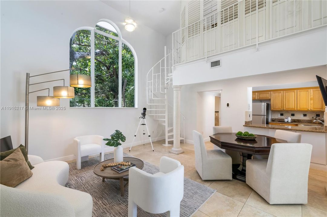 En Renta: $35,000 (7 camas, 7 baños, 6318 Pies cuadrados)