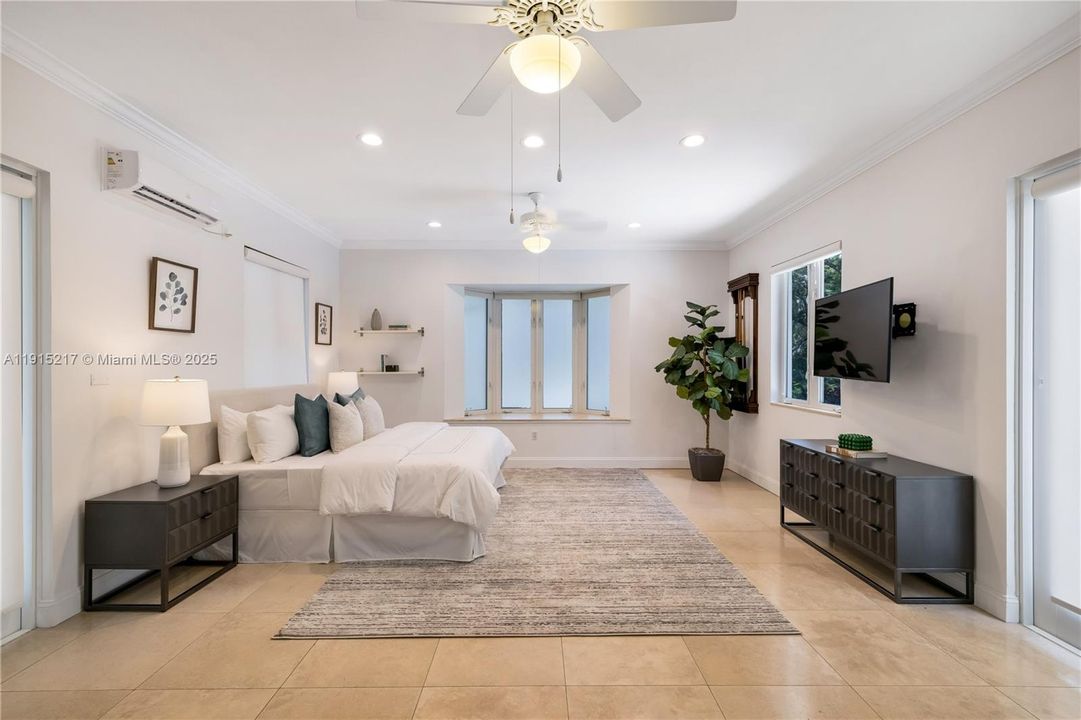 En Renta: $35,000 (7 camas, 7 baños, 6318 Pies cuadrados)