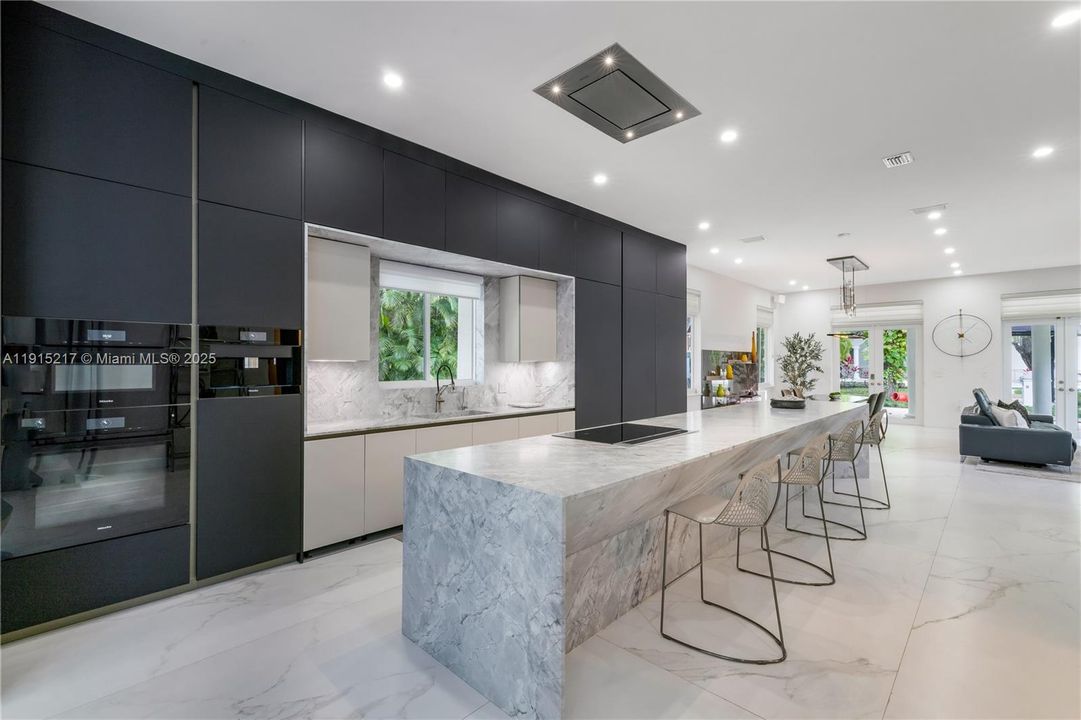 En Renta: $35,000 (7 camas, 7 baños, 6318 Pies cuadrados)