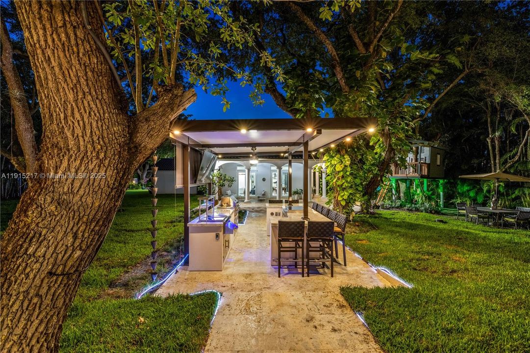 En Renta: $35,000 (7 camas, 7 baños, 6318 Pies cuadrados)