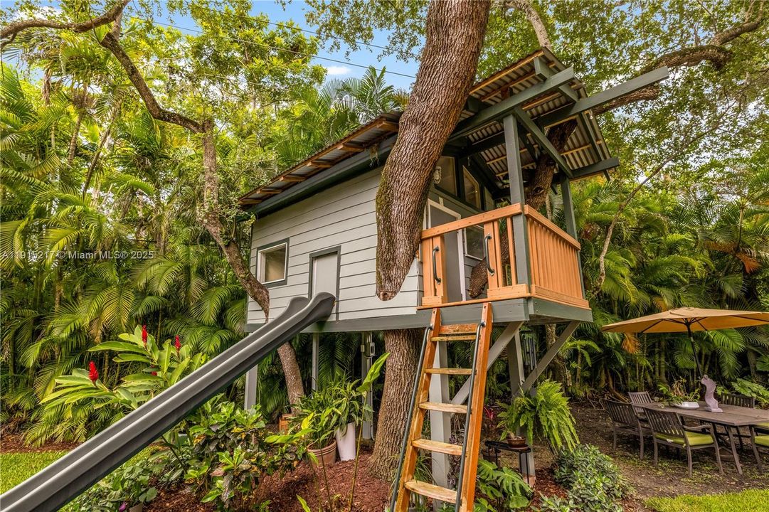 En Renta: $35,000 (7 camas, 7 baños, 6318 Pies cuadrados)