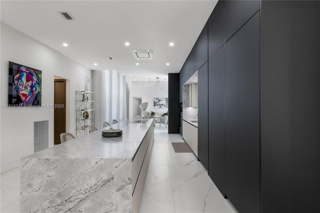 En Renta: $35,000 (7 camas, 7 baños, 6318 Pies cuadrados)