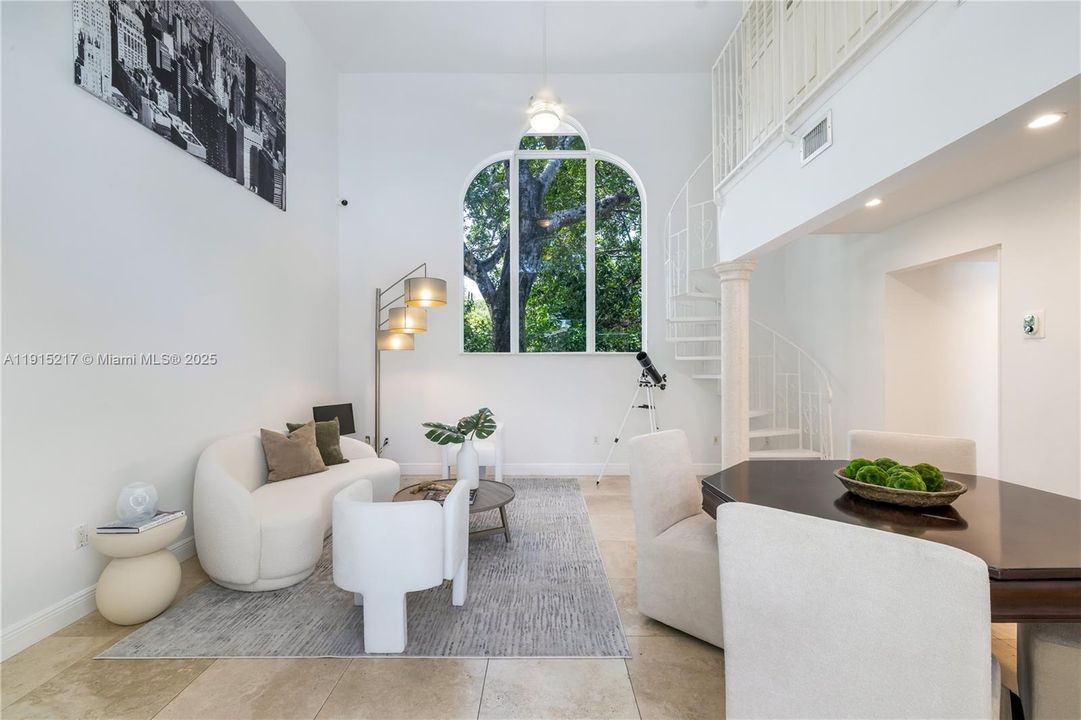 En Renta: $35,000 (7 camas, 7 baños, 6318 Pies cuadrados)