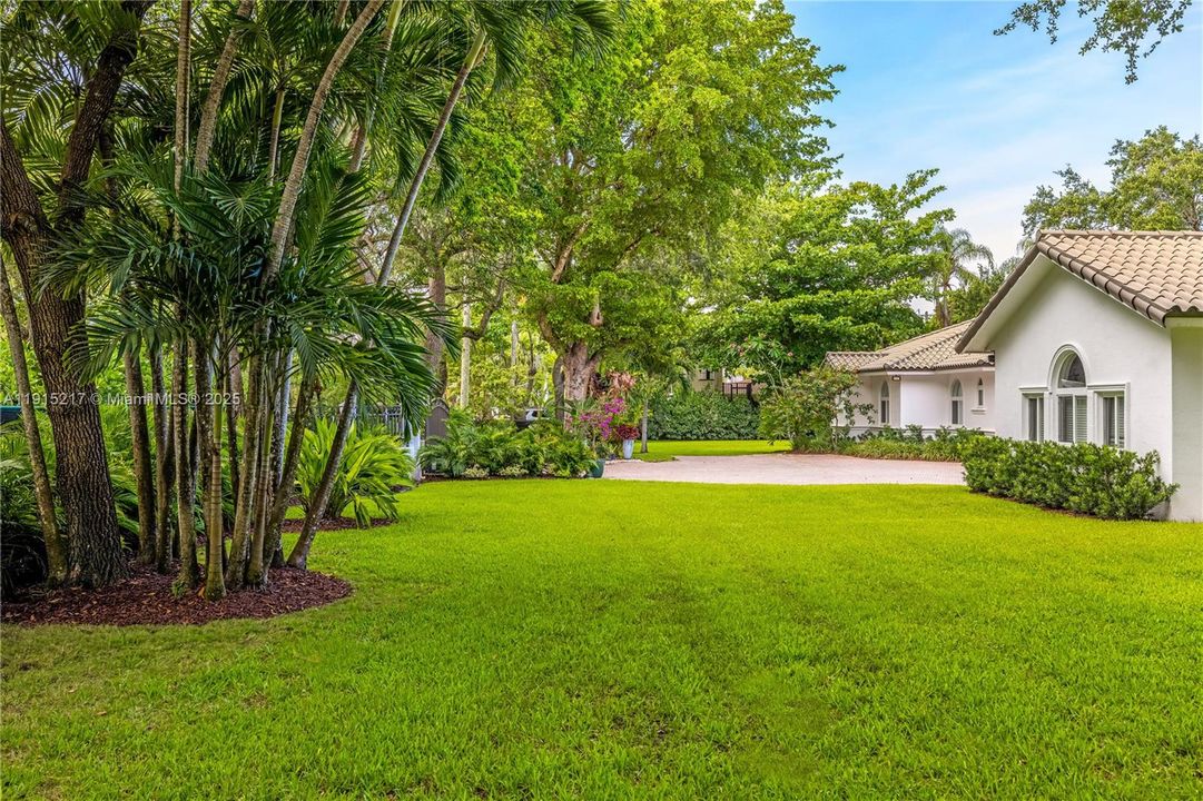 En Renta: $35,000 (7 camas, 7 baños, 6318 Pies cuadrados)