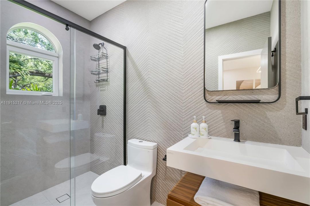 En Renta: $35,000 (7 camas, 7 baños, 6318 Pies cuadrados)