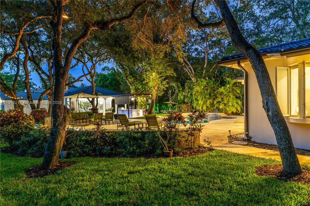 En Renta: $35,000 (7 camas, 7 baños, 6318 Pies cuadrados)