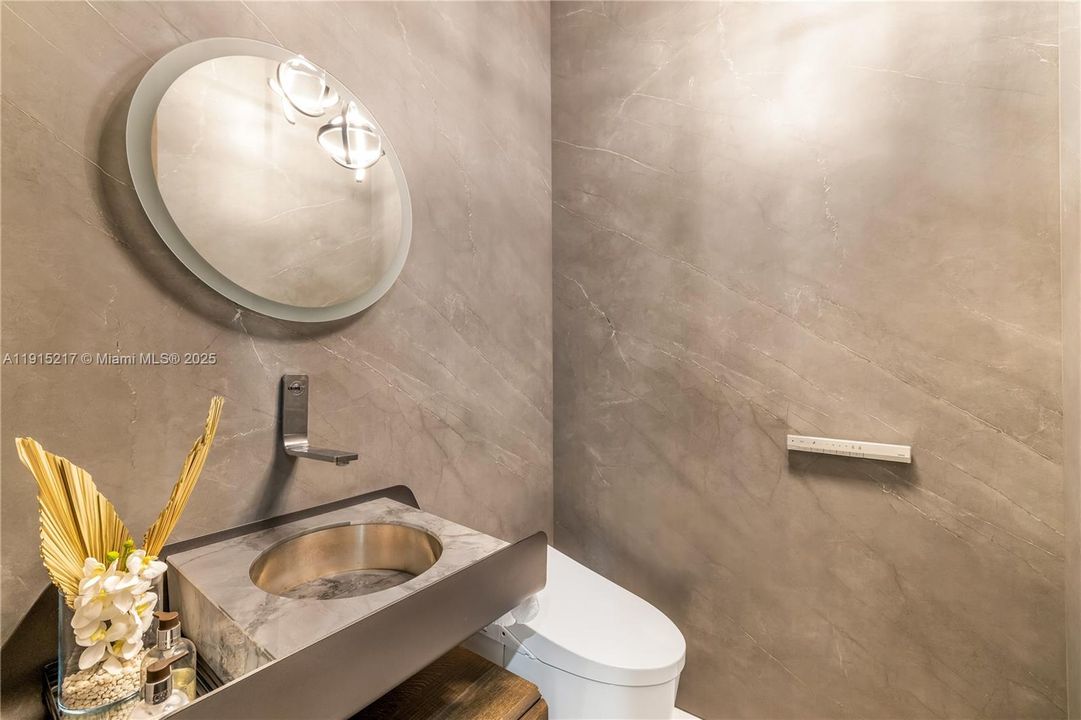 En Renta: $35,000 (7 camas, 7 baños, 6318 Pies cuadrados)