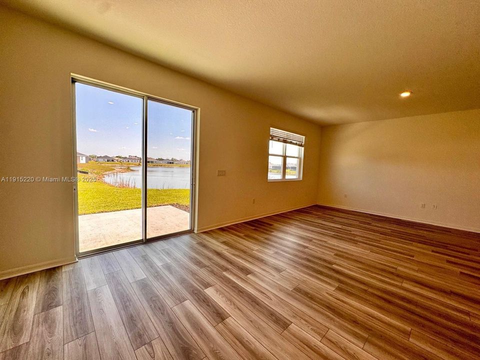 待售: $445,000 (4 贝兹, 2 浴室, 1876 平方英尺)