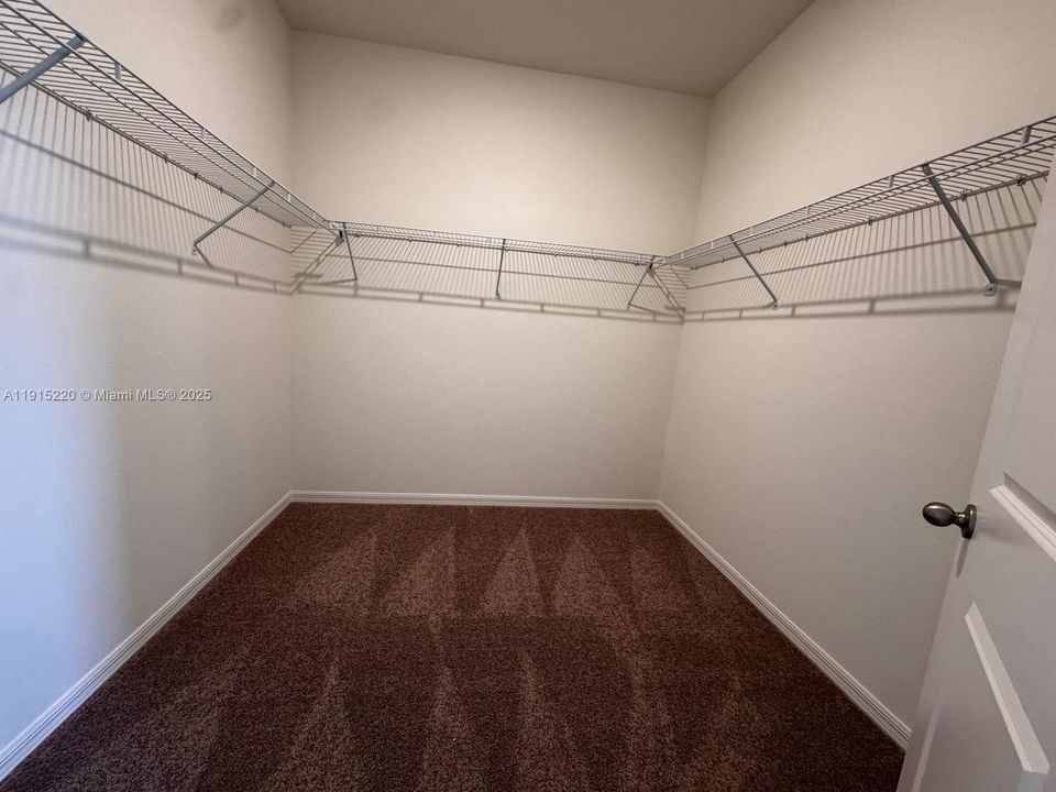 待售: $445,000 (4 贝兹, 2 浴室, 1876 平方英尺)