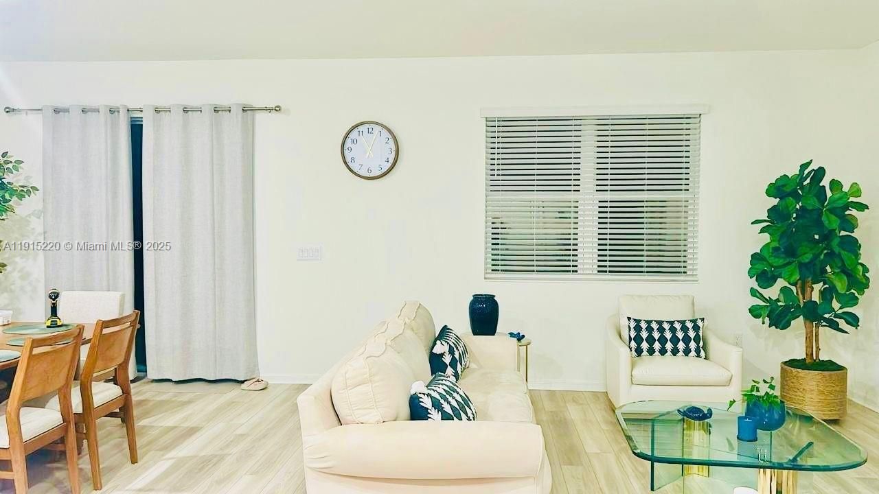 待售: $445,000 (4 贝兹, 2 浴室, 1876 平方英尺)