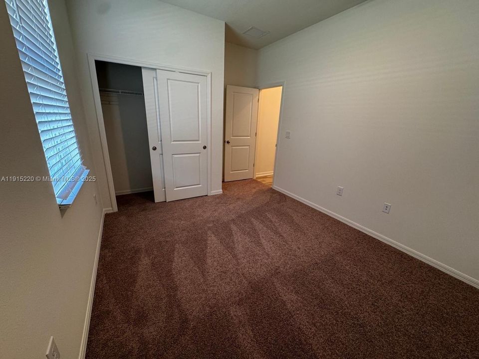 待售: $445,000 (4 贝兹, 2 浴室, 1876 平方英尺)