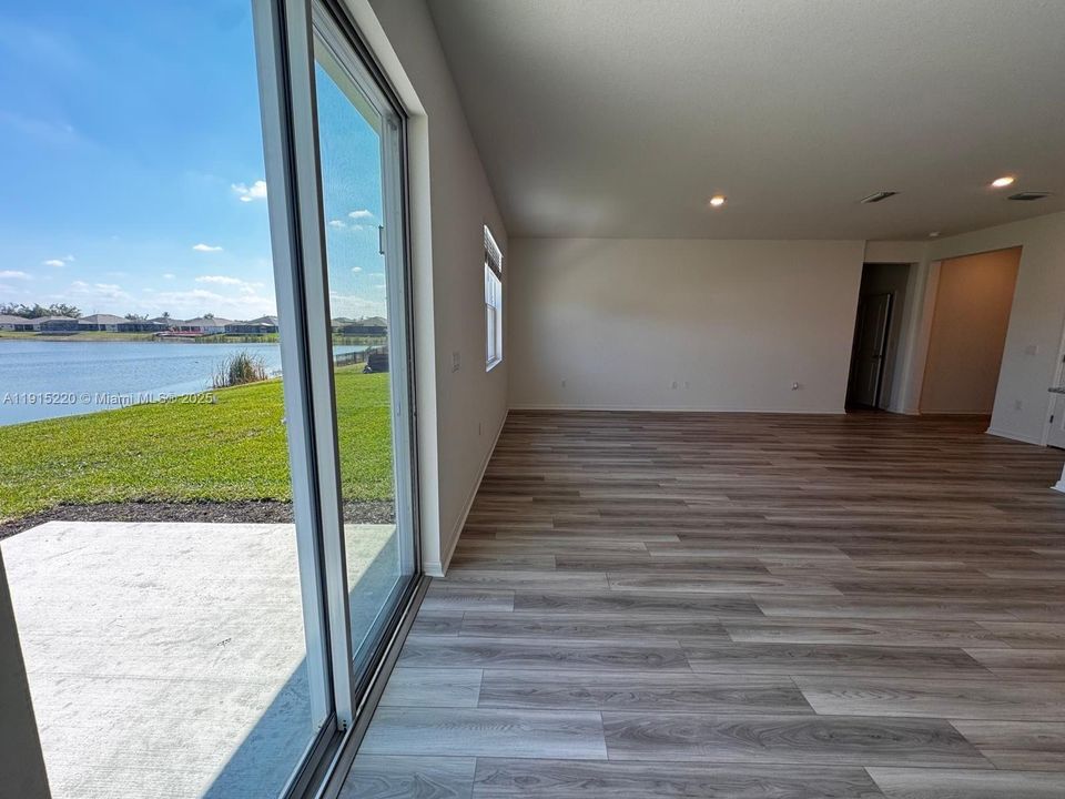 待售: $445,000 (4 贝兹, 2 浴室, 1876 平方英尺)