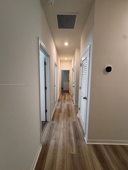 待售: $445,000 (4 贝兹, 2 浴室, 1876 平方英尺)