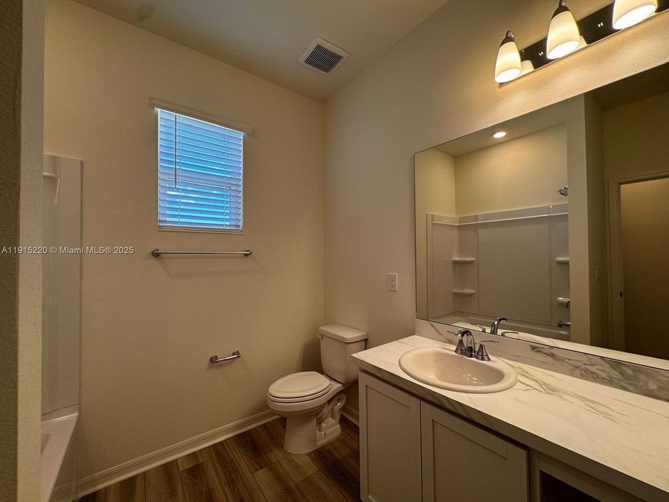 待售: $445,000 (4 贝兹, 2 浴室, 1876 平方英尺)