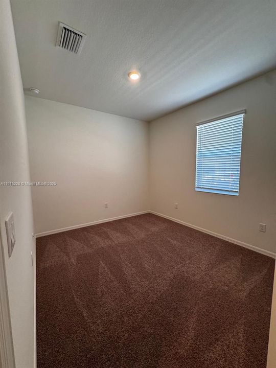 待售: $445,000 (4 贝兹, 2 浴室, 1876 平方英尺)