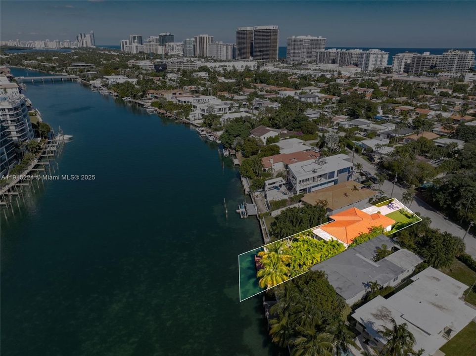 待售: $5,990,000 (2 贝兹, 2 浴室, 2247 平方英尺)