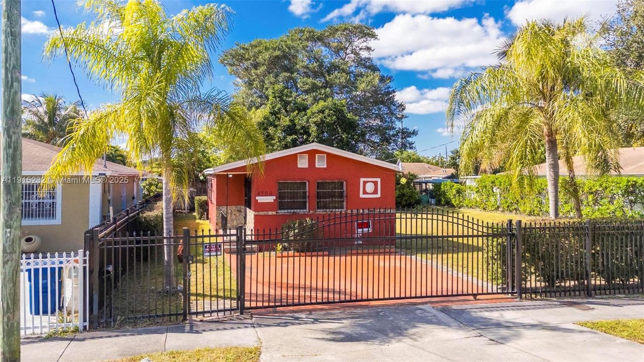 Active With Contract: $375,000 (4 beds, 2 baths, 1158 Square Feet)