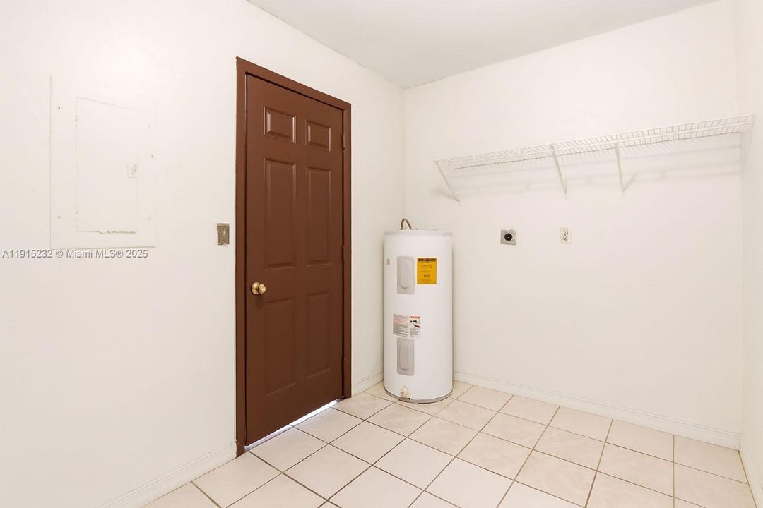 Active With Contract: $375,000 (4 beds, 2 baths, 1158 Square Feet)