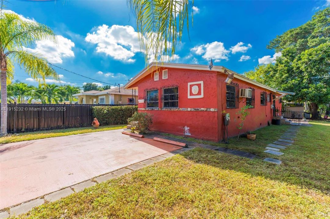 Active With Contract: $375,000 (4 beds, 2 baths, 1158 Square Feet)