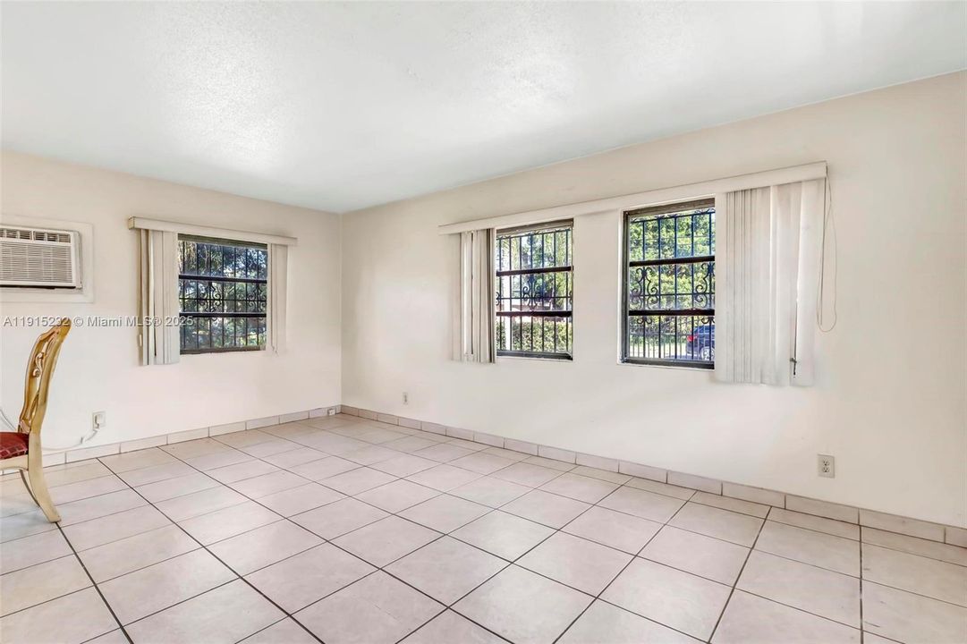 Active With Contract: $375,000 (4 beds, 2 baths, 1158 Square Feet)