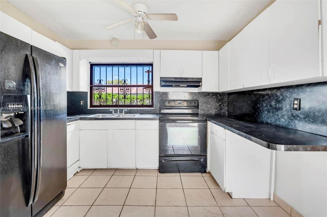 Active With Contract: $375,000 (4 beds, 2 baths, 1158 Square Feet)