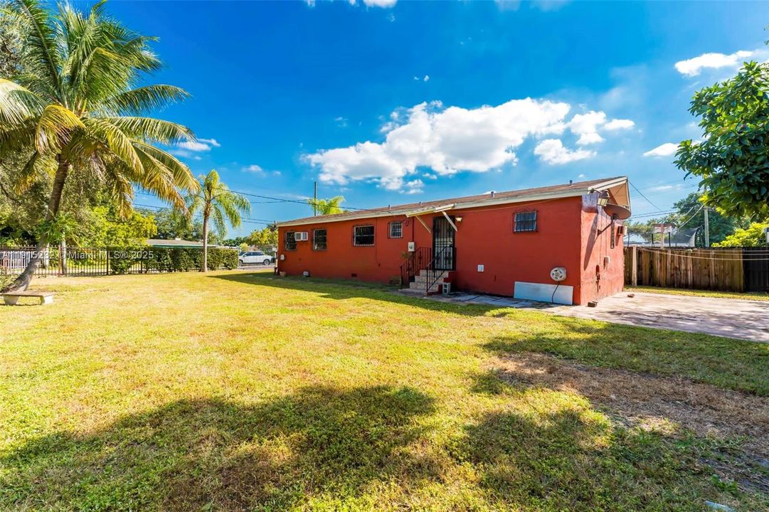 Active With Contract: $375,000 (4 beds, 2 baths, 1158 Square Feet)