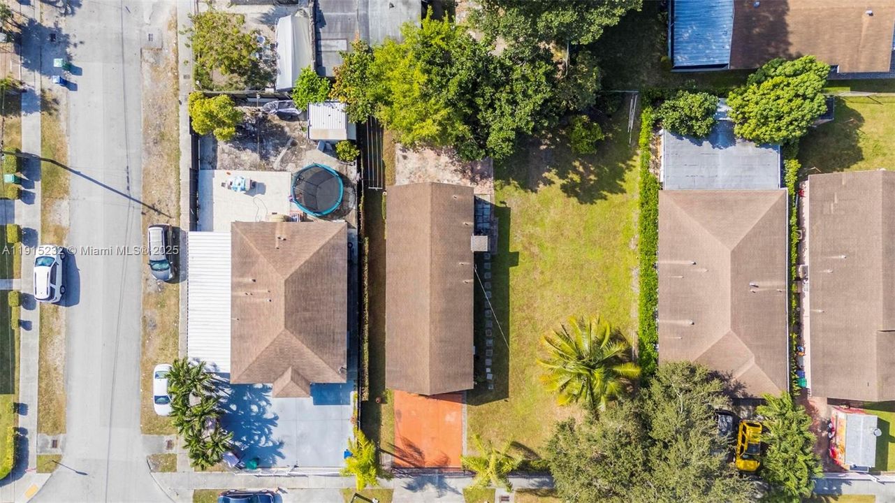 Active With Contract: $375,000 (4 beds, 2 baths, 1158 Square Feet)