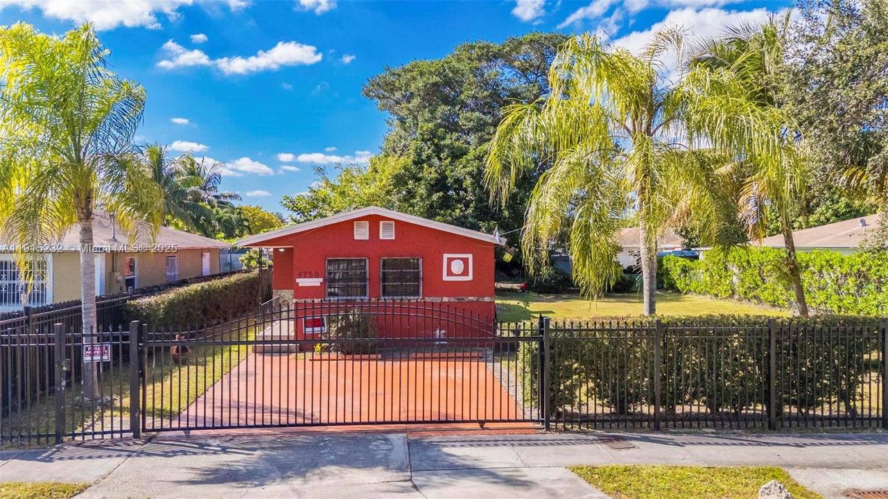 Active With Contract: $375,000 (4 beds, 2 baths, 1158 Square Feet)