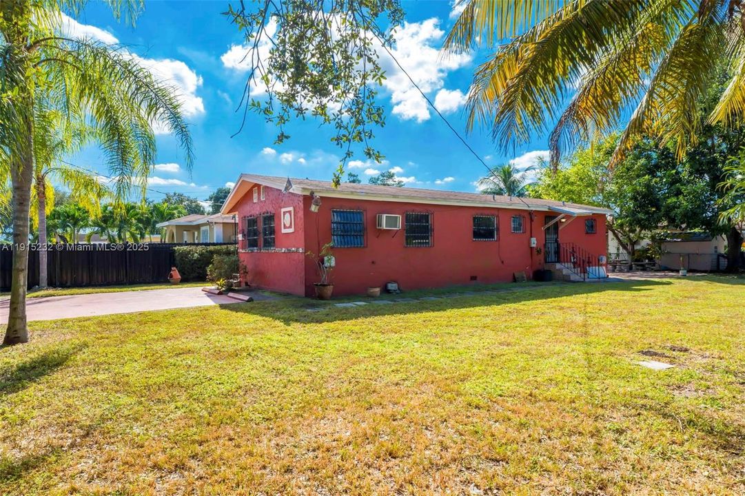 Active With Contract: $375,000 (4 beds, 2 baths, 1158 Square Feet)