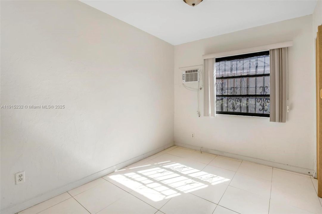 Active With Contract: $375,000 (4 beds, 2 baths, 1158 Square Feet)