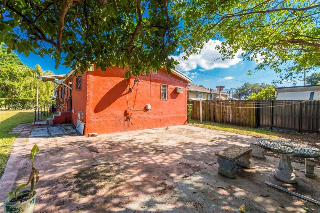 Active With Contract: $375,000 (4 beds, 2 baths, 1158 Square Feet)