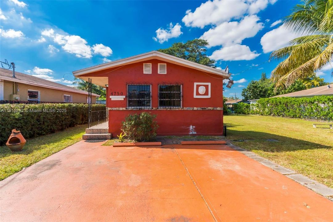 Active With Contract: $375,000 (4 beds, 2 baths, 1158 Square Feet)