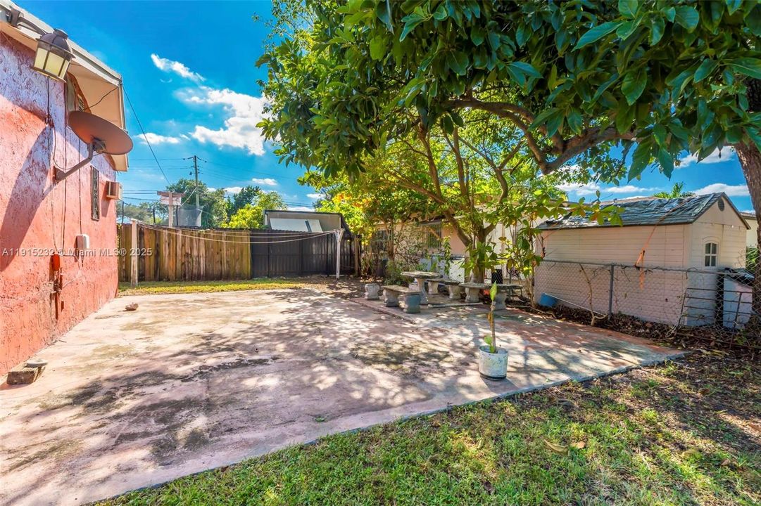 Active With Contract: $375,000 (4 beds, 2 baths, 1158 Square Feet)