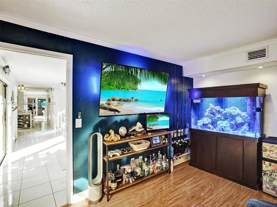 For Sale: $449,000 (3 beds, 2 baths, 1654 Square Feet)