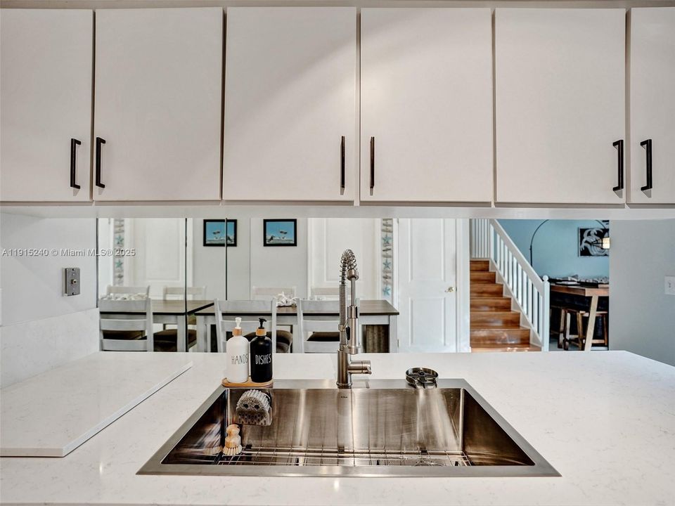 For Sale: $449,000 (3 beds, 2 baths, 1654 Square Feet)