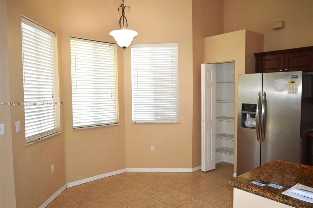For Rent: $3,500 (4 beds, 2 baths, 2326 Square Feet)