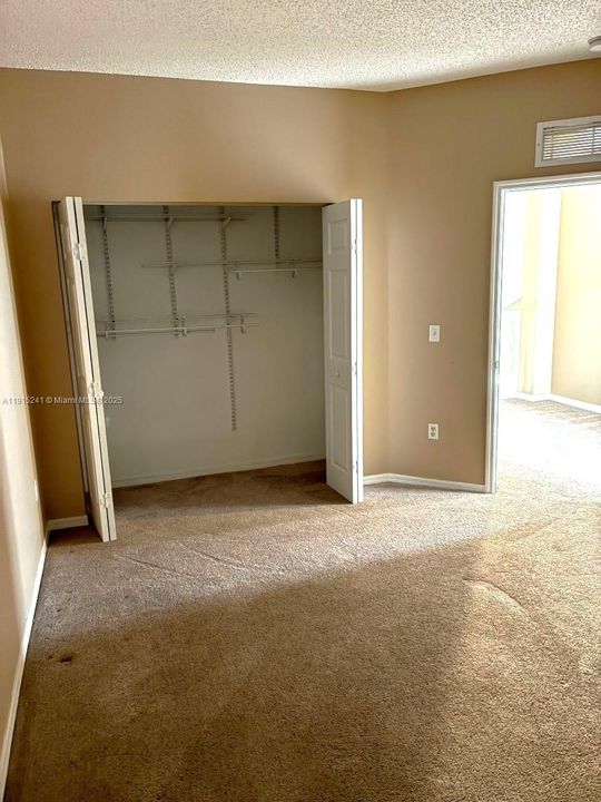 For Rent: $3,500 (4 beds, 2 baths, 2326 Square Feet)