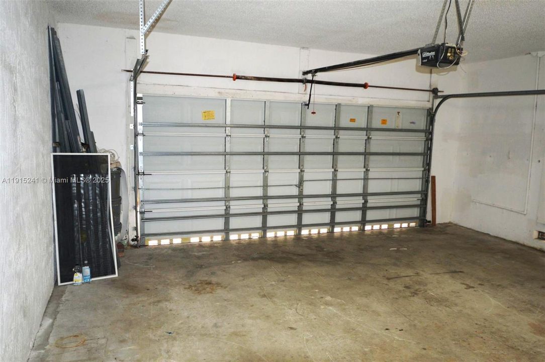 For Rent: $3,500 (4 beds, 2 baths, 2326 Square Feet)