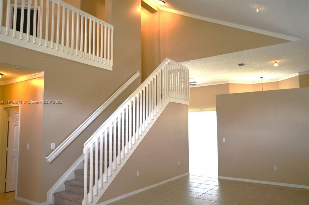 For Rent: $3,500 (4 beds, 2 baths, 2326 Square Feet)