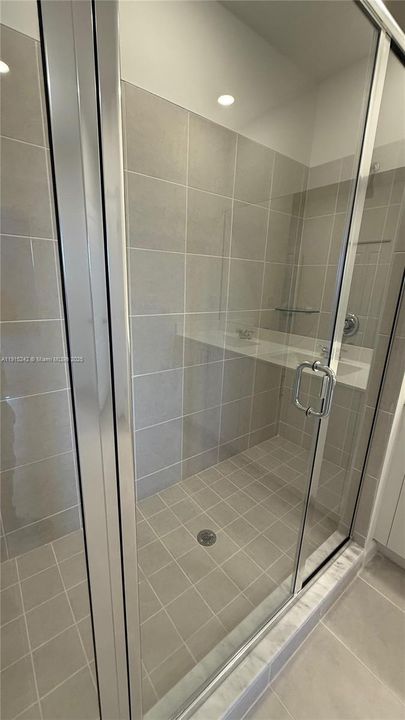 出租: $4,000 (3 贝兹, 2 浴室, 3100 平方英尺)