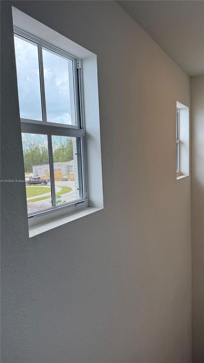 出租: $4,000 (3 贝兹, 2 浴室, 3100 平方英尺)