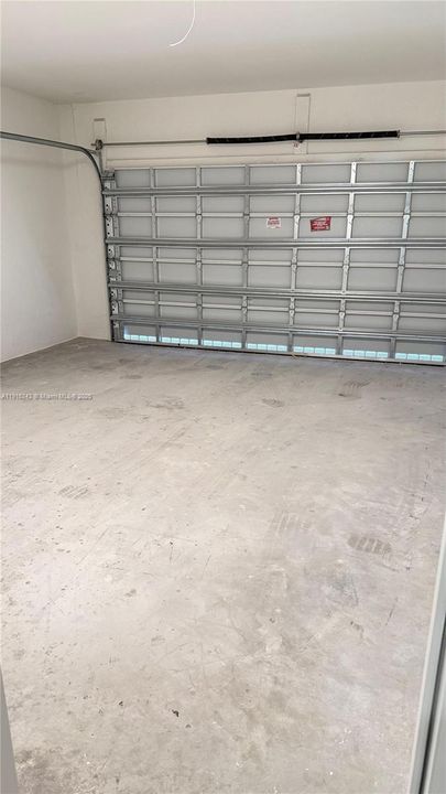 出租: $4,000 (3 贝兹, 2 浴室, 3100 平方英尺)