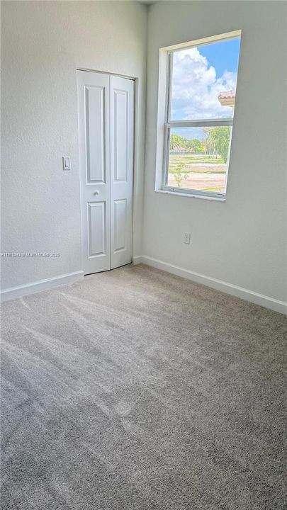 出租: $4,000 (3 贝兹, 2 浴室, 3100 平方英尺)