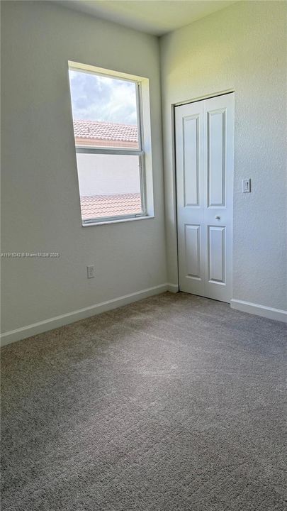 出租: $4,000 (3 贝兹, 2 浴室, 3100 平方英尺)